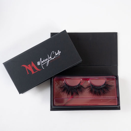 Mercedes Lashes